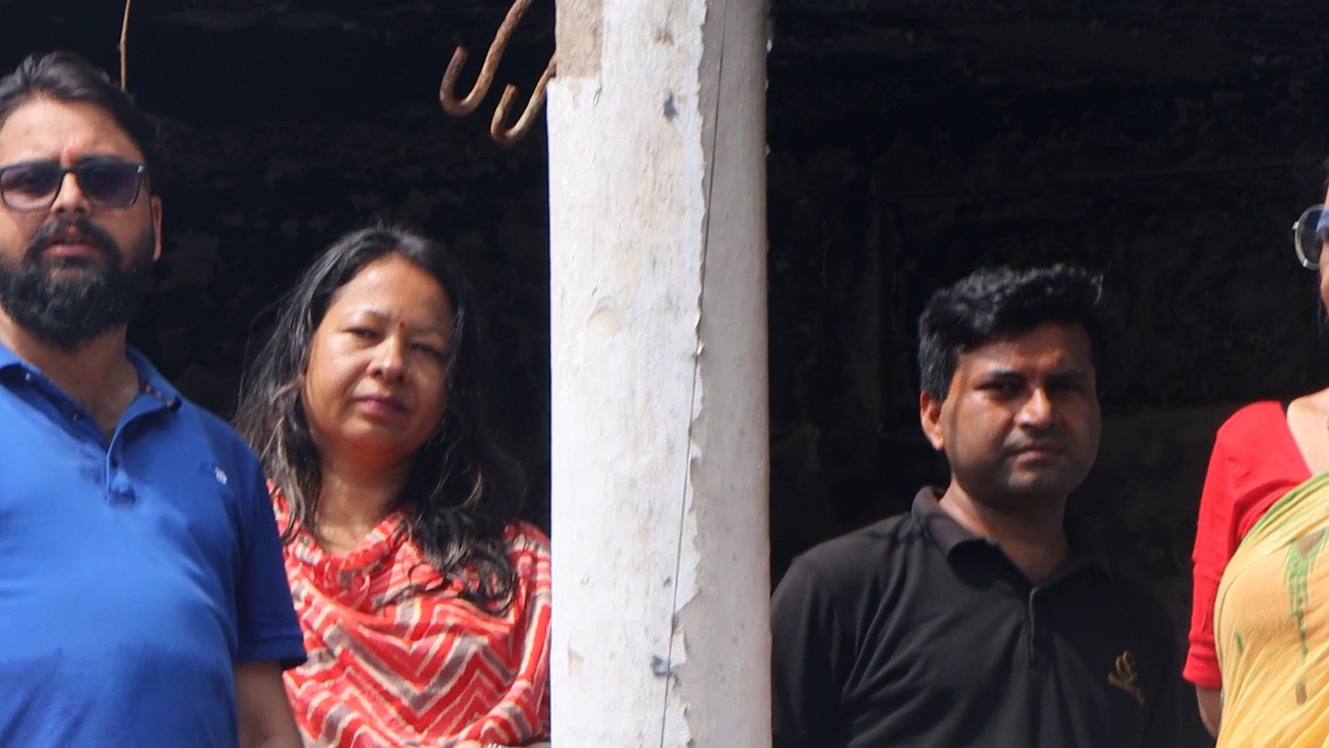 कोइराला निवासको खरानीमाथि उभिएर युवाहरु भन्छन्ः विचार कसैले मार्न सक्दैन्’